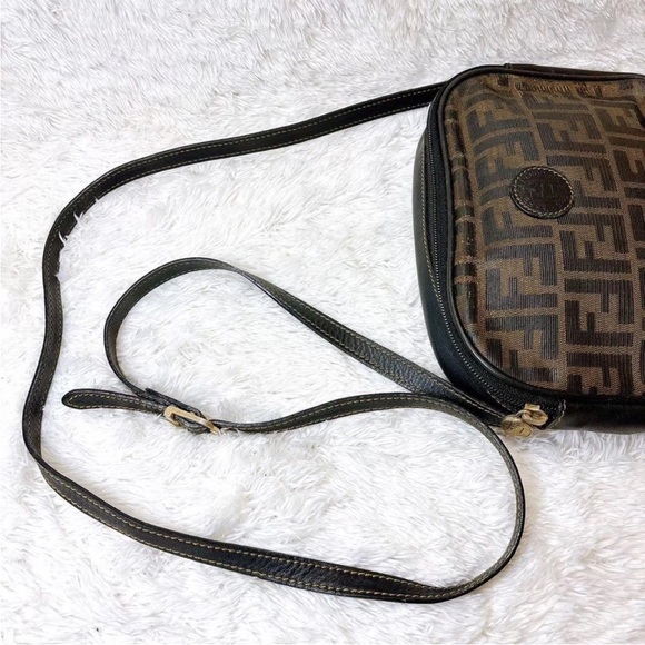Fendi Black and Brown Logo Shoulder Bag - Picture 6 of 9